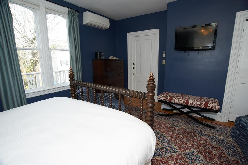 Belfry Inn And Bistro Sandwich Extérieur photo
