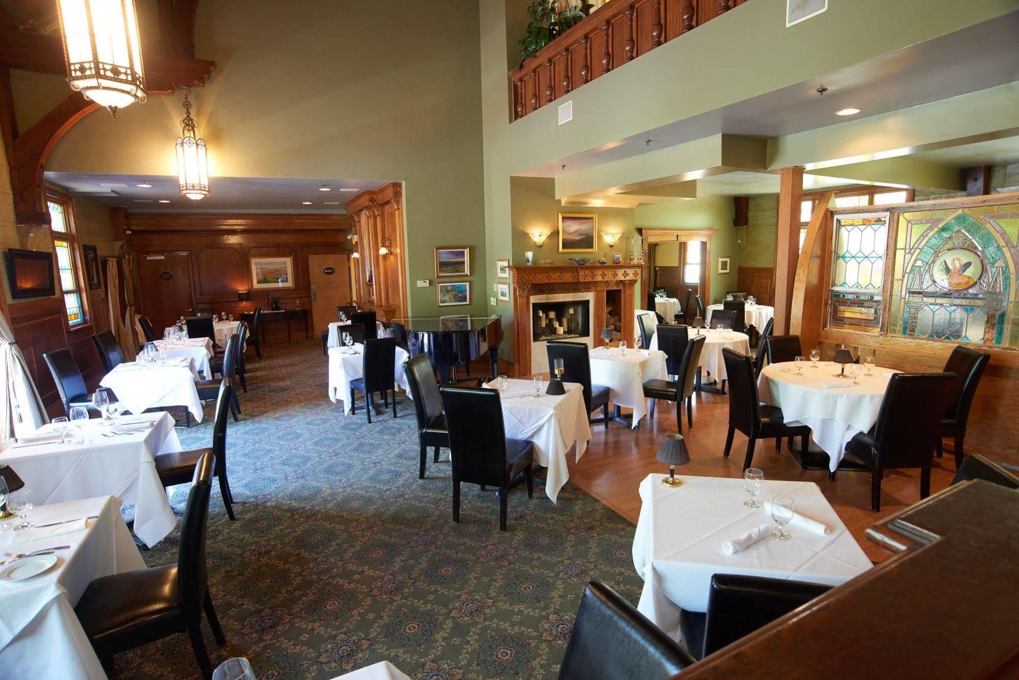 Belfry Inn And Bistro Sandwich Extérieur photo