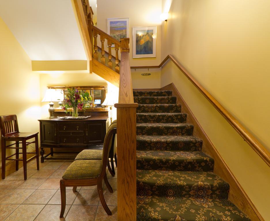 Belfry Inn And Bistro Sandwich Extérieur photo